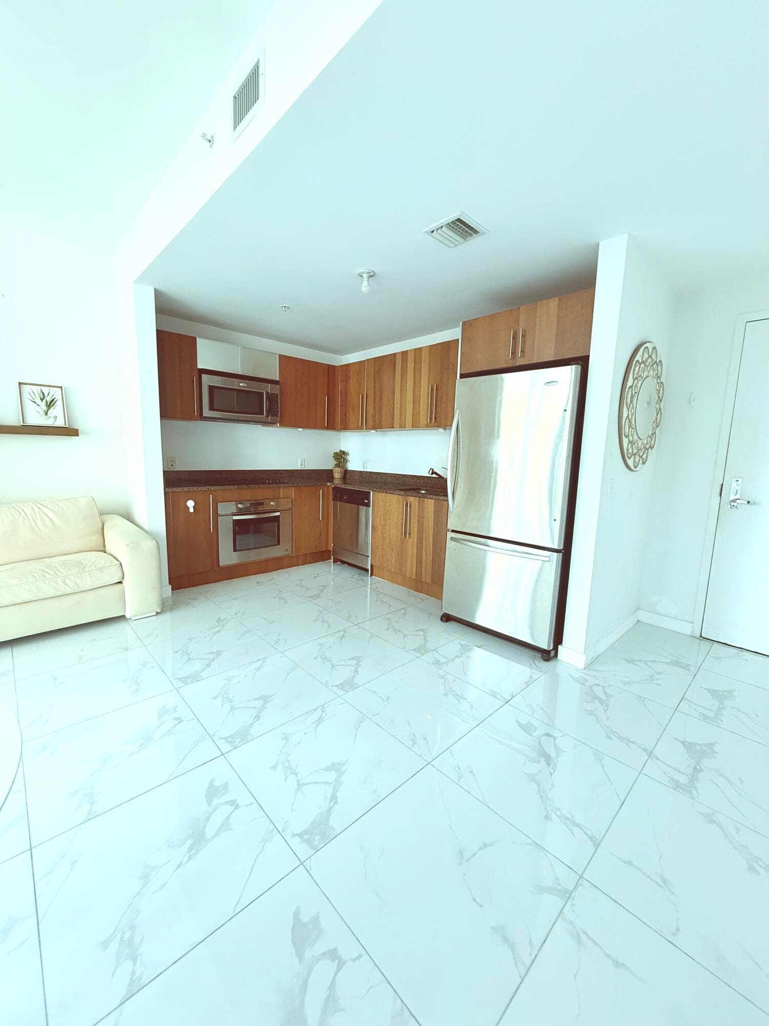 300 S Biscayne Boulevard T-2209, Miami, FL 33131 photo 3