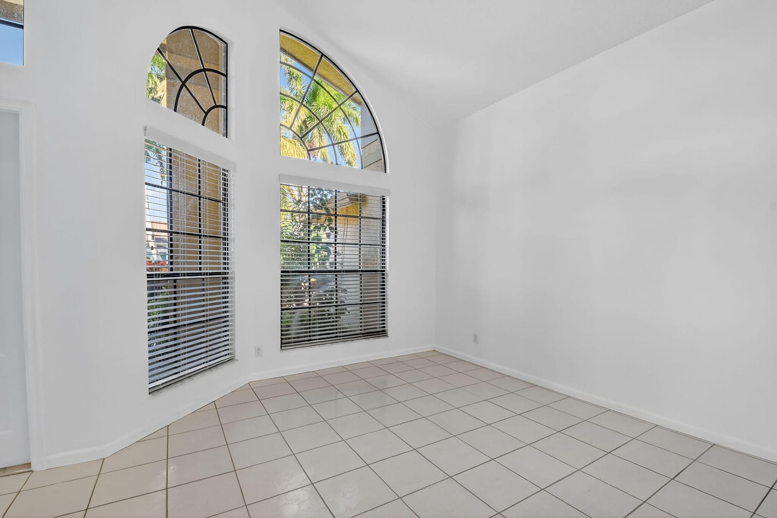 172 Monterey Way — photo 11