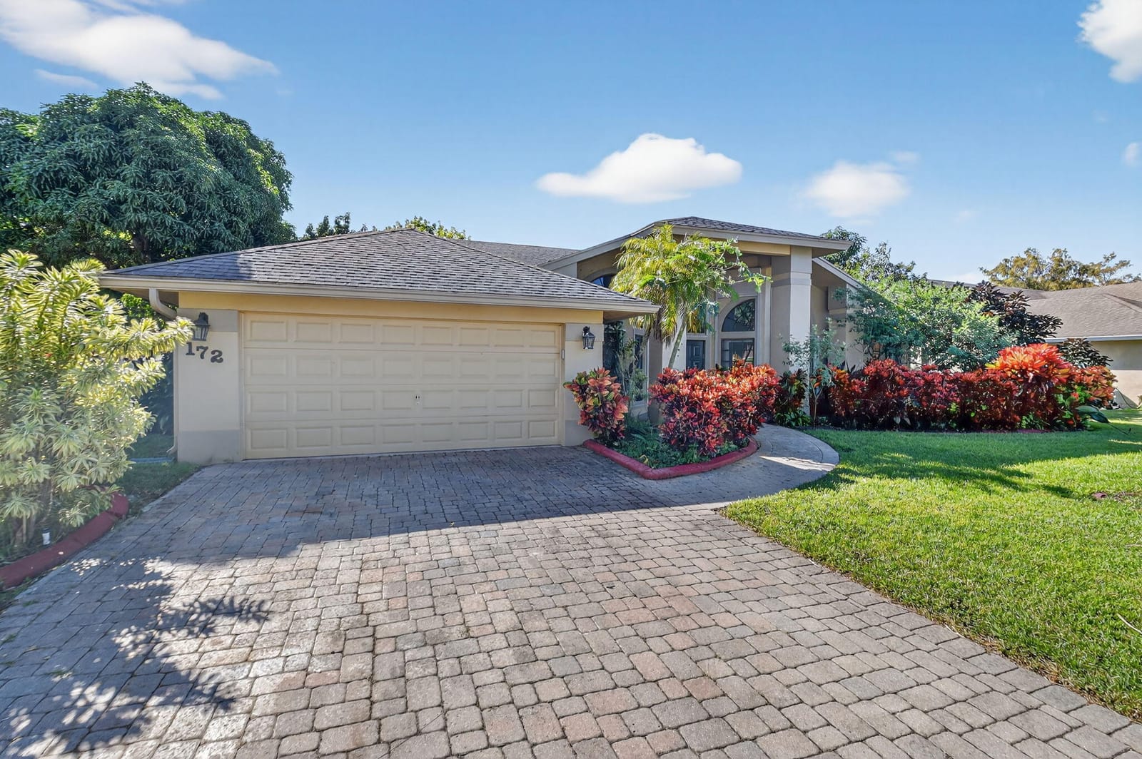 172 Monterey Way — photo 4