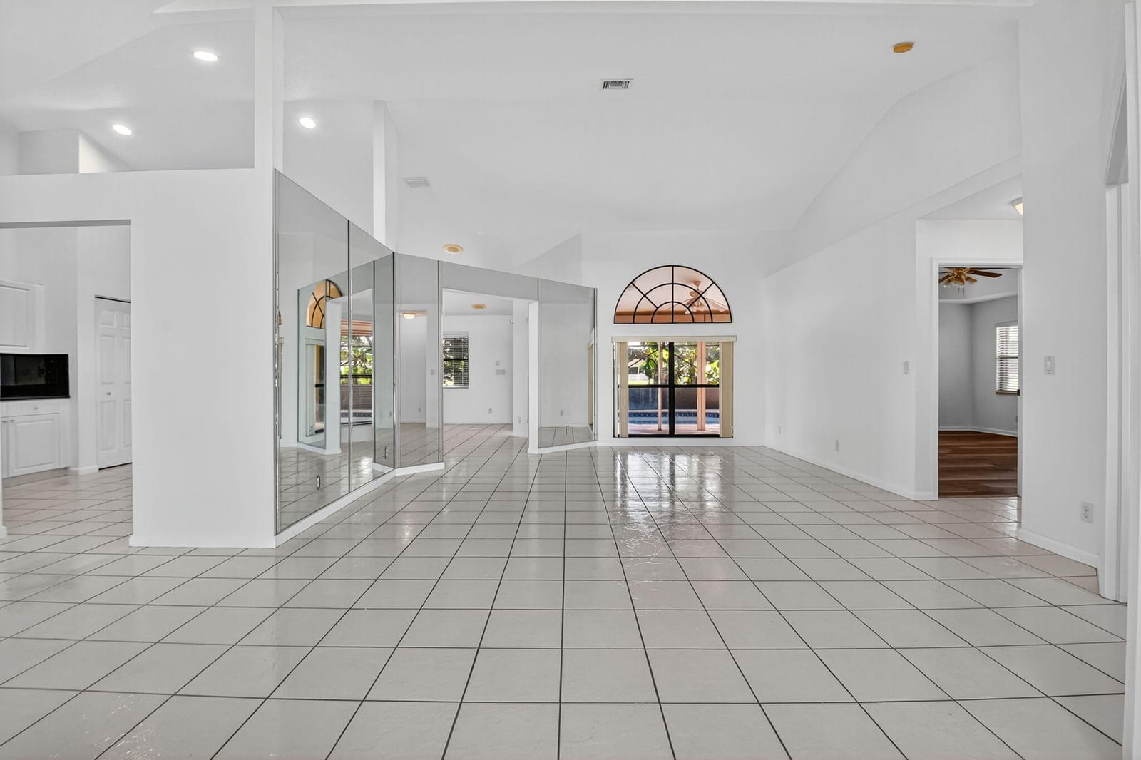 172 Monterey Way — photo 7