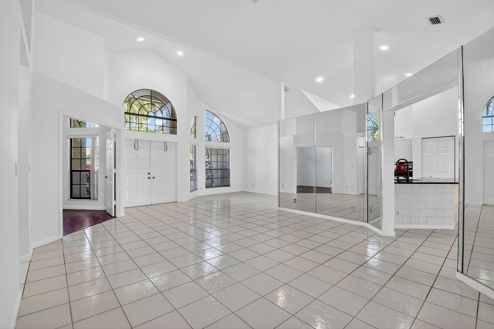 172 Monterey Way — photo 10