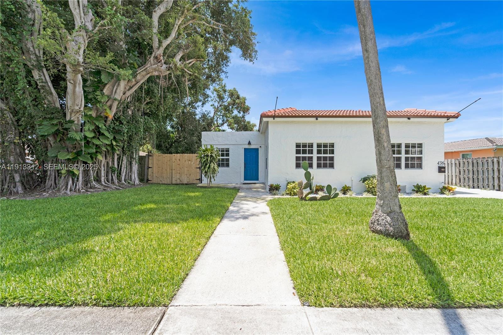 436 Evergreen Drive — photo 2