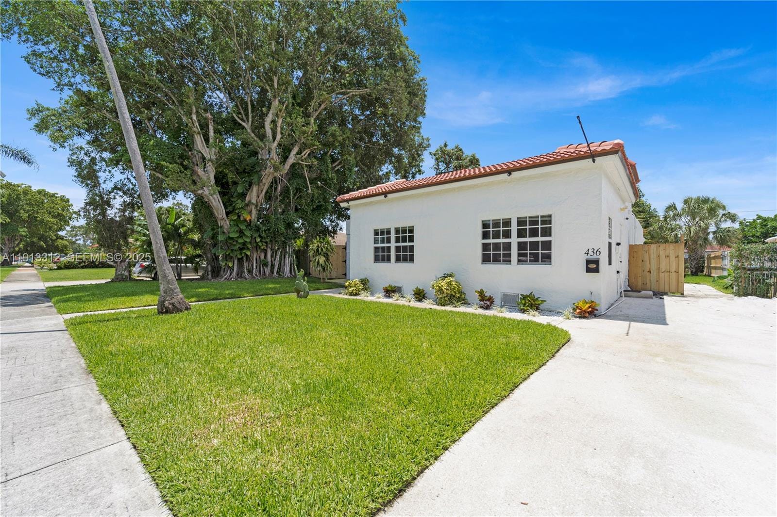 436 Evergreen Drive — photo 3