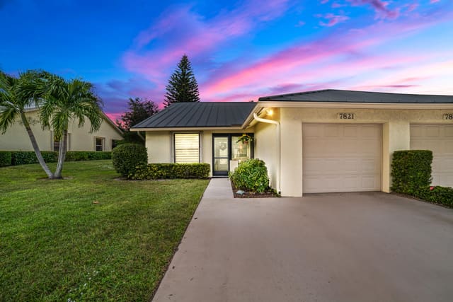 7821 SE Sugar Sand Circle, sold in Sugar Sands Ridge, Hobe Sound, FL