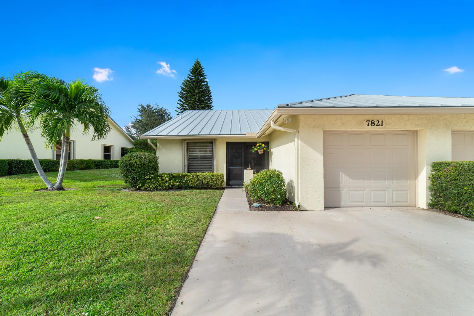 7821 SE Sugar Sand Circle, Hobe Sound, FL 33455 photo 2