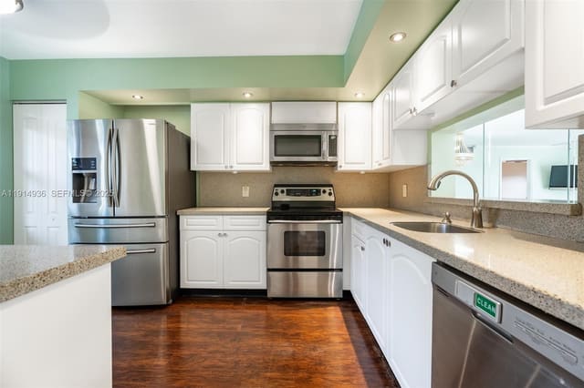 1100 SW 130th Avenue 304H, Pembroke Pines, FL 33027