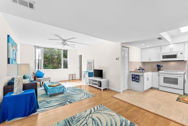 1810 New Palm Way 216, sold in Seacrest Villas Condo, Boynton Beach, FL
