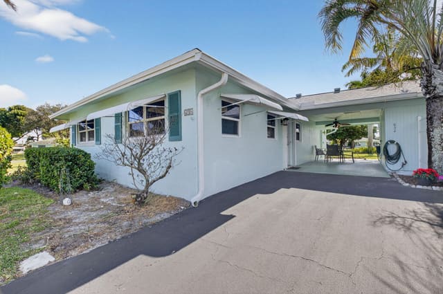 634 Hummingbird Lane, Country Manors, Delray Beach, FL
