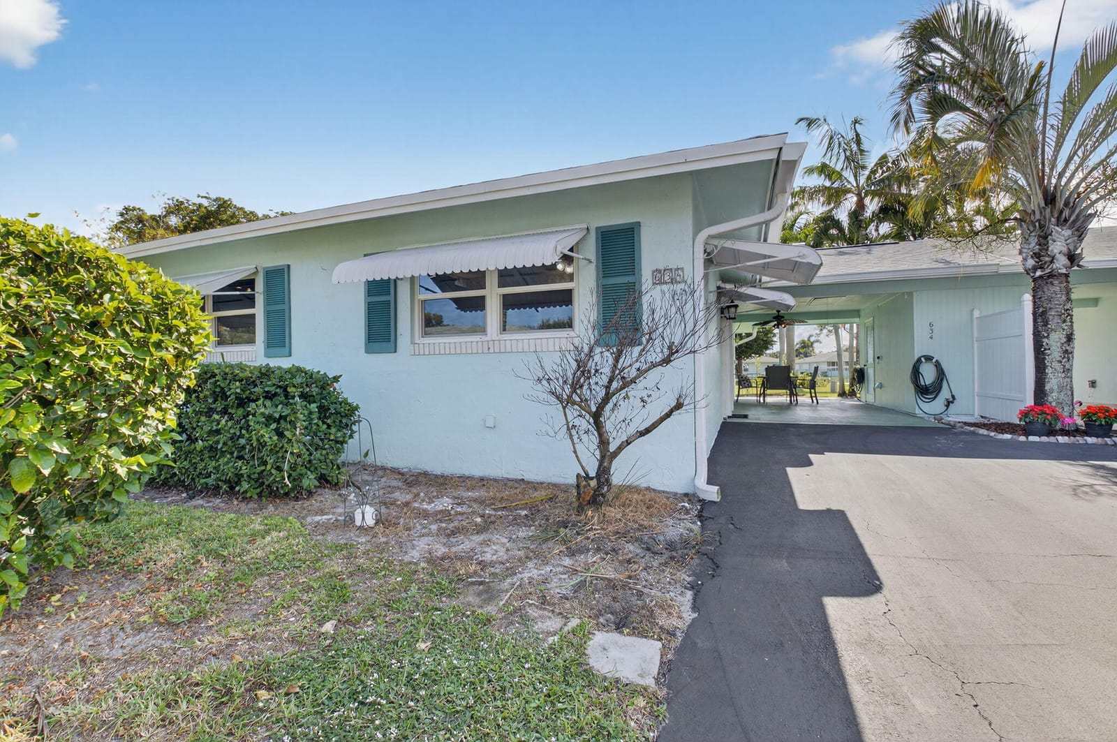 634 Hummingbird Lane — photo 2