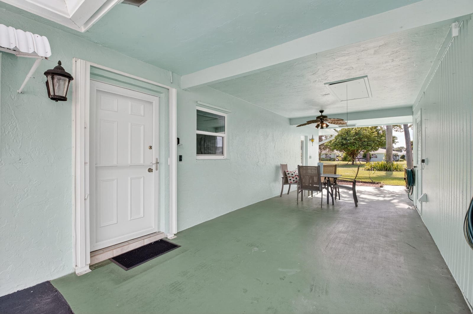 634 Hummingbird Lane — photo 3
