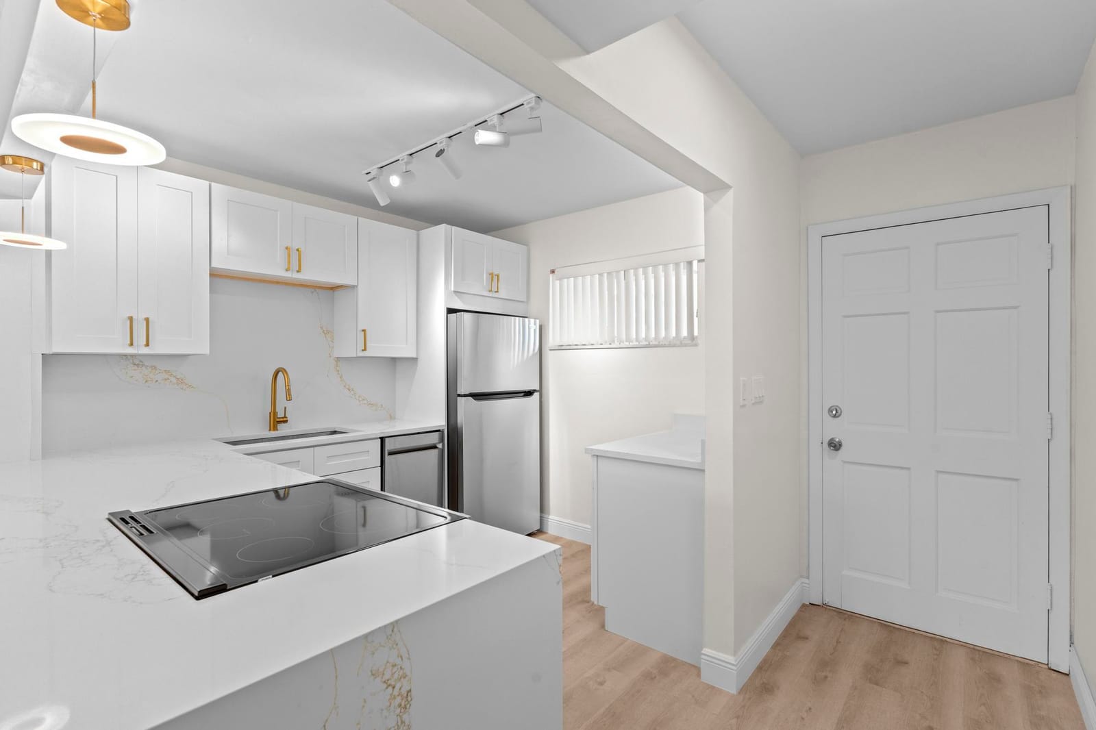 2647 Garden Drive 101 — photo 2