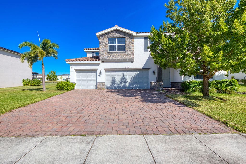 12623 NW Copper Creek Drive — photo 4