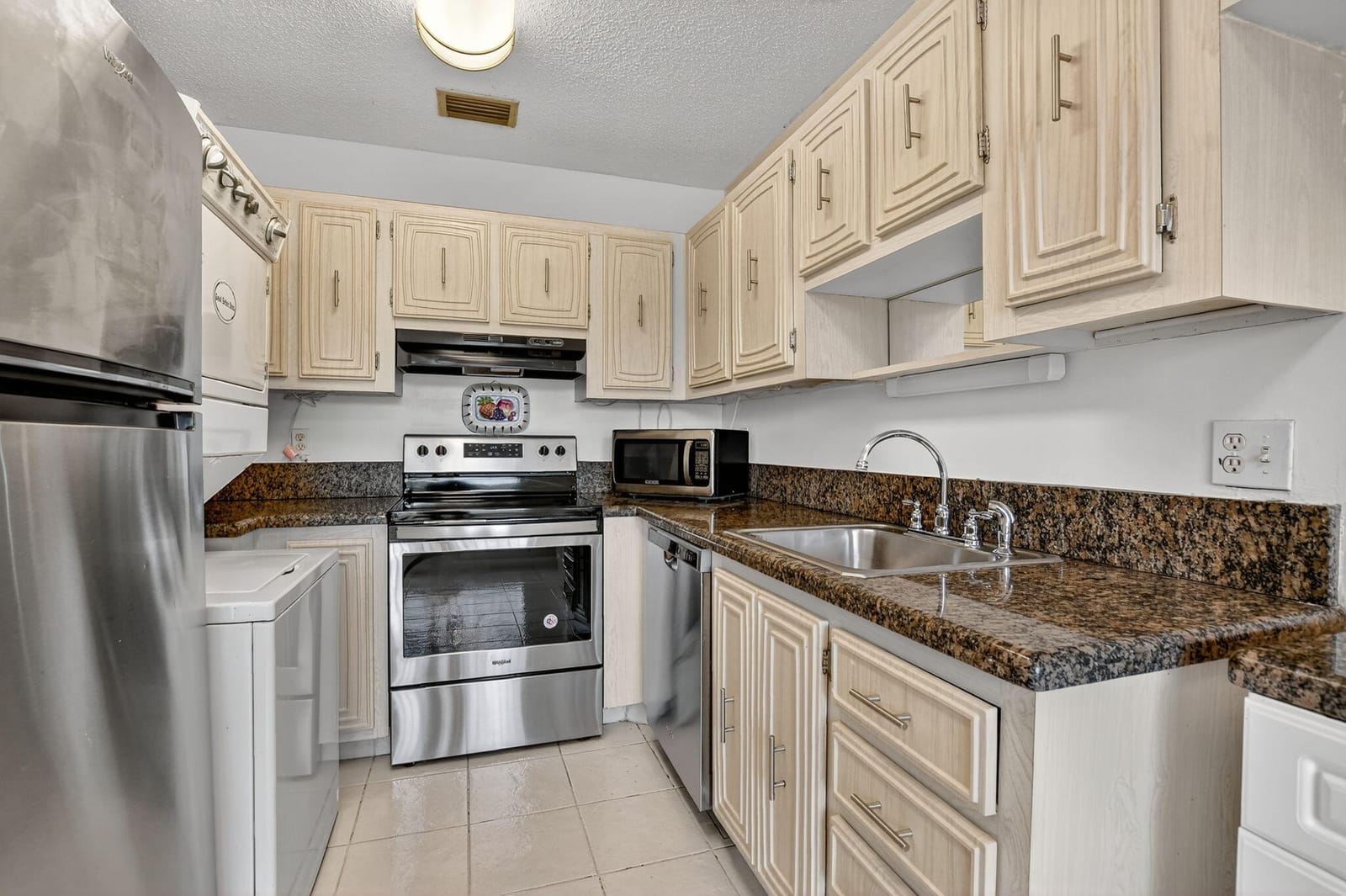 8747 Warwick Drive, Boca Raton, FL 33433 photo 17