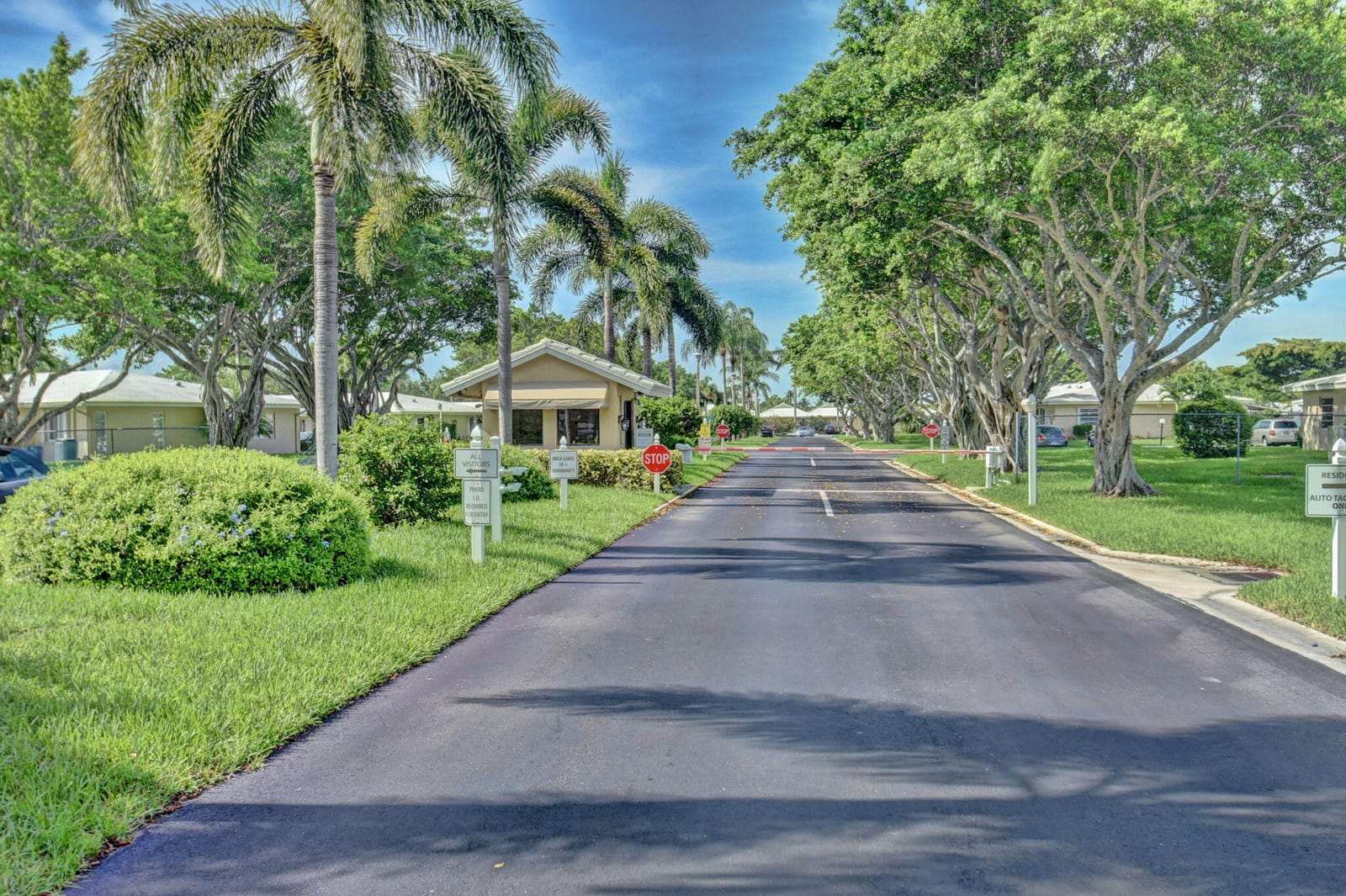8747 Warwick Drive, Boca Raton, FL 33433 photo 4