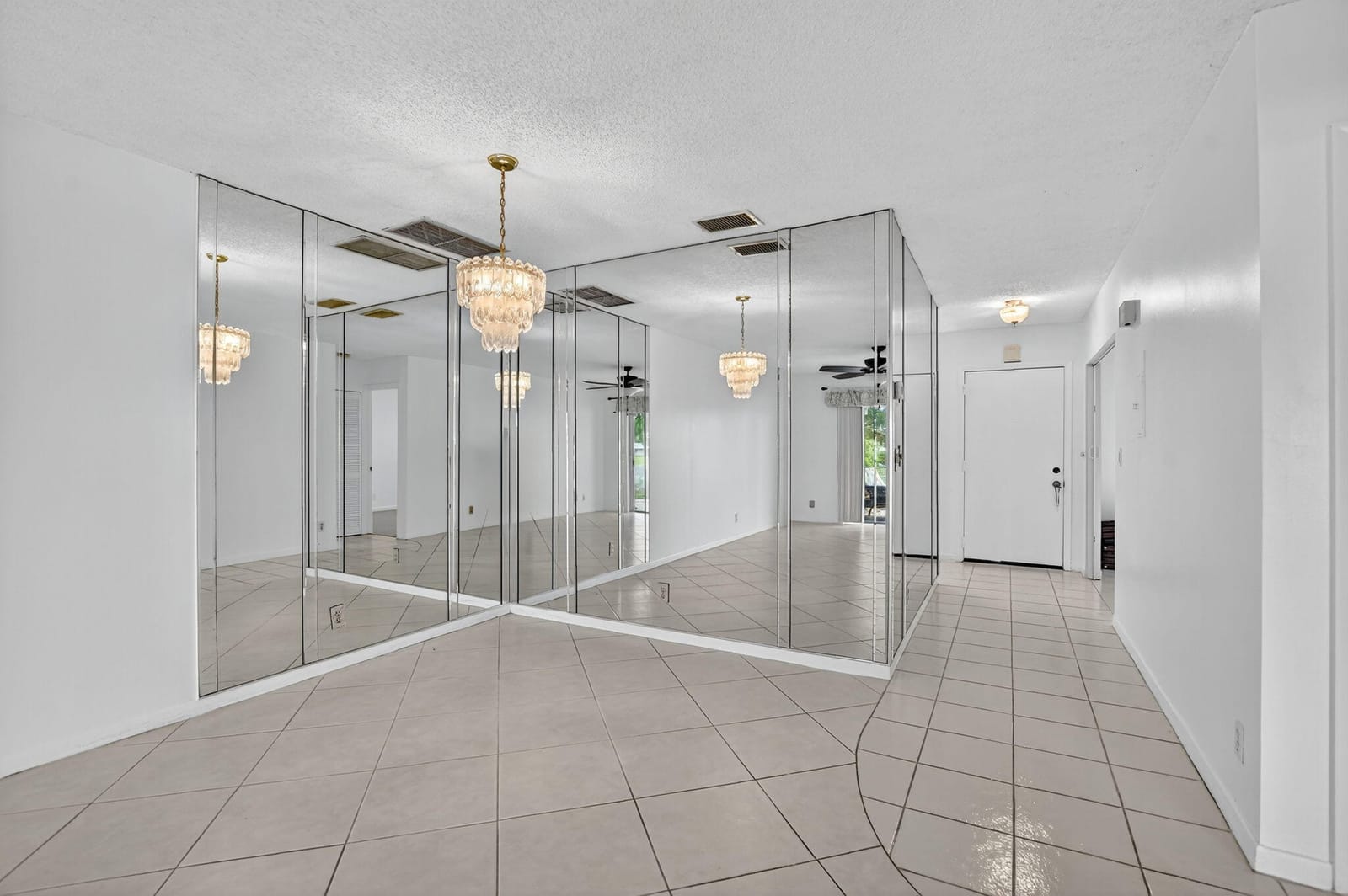 8747 Warwick Drive, Boca Raton, FL 33433 photo 9