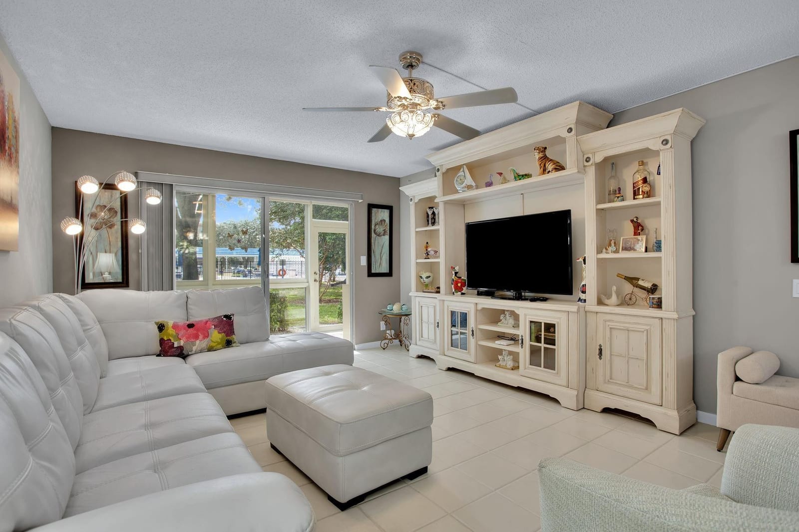 3001 Portofino Isle L1 — photo 9