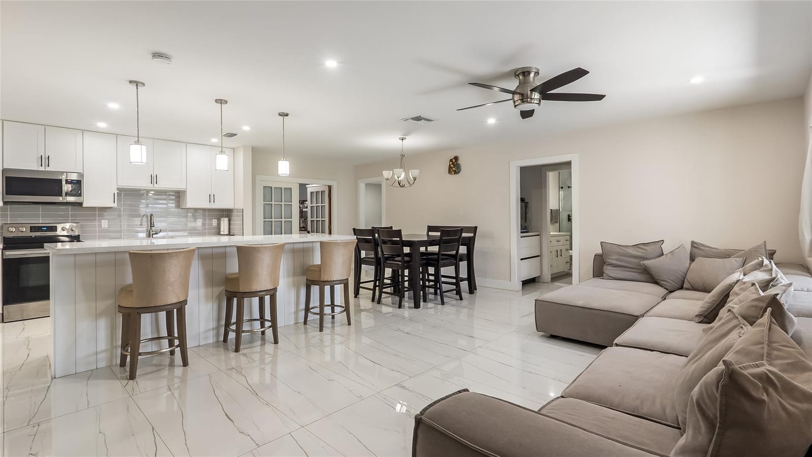 10215 NW 80th Drive — photo 9