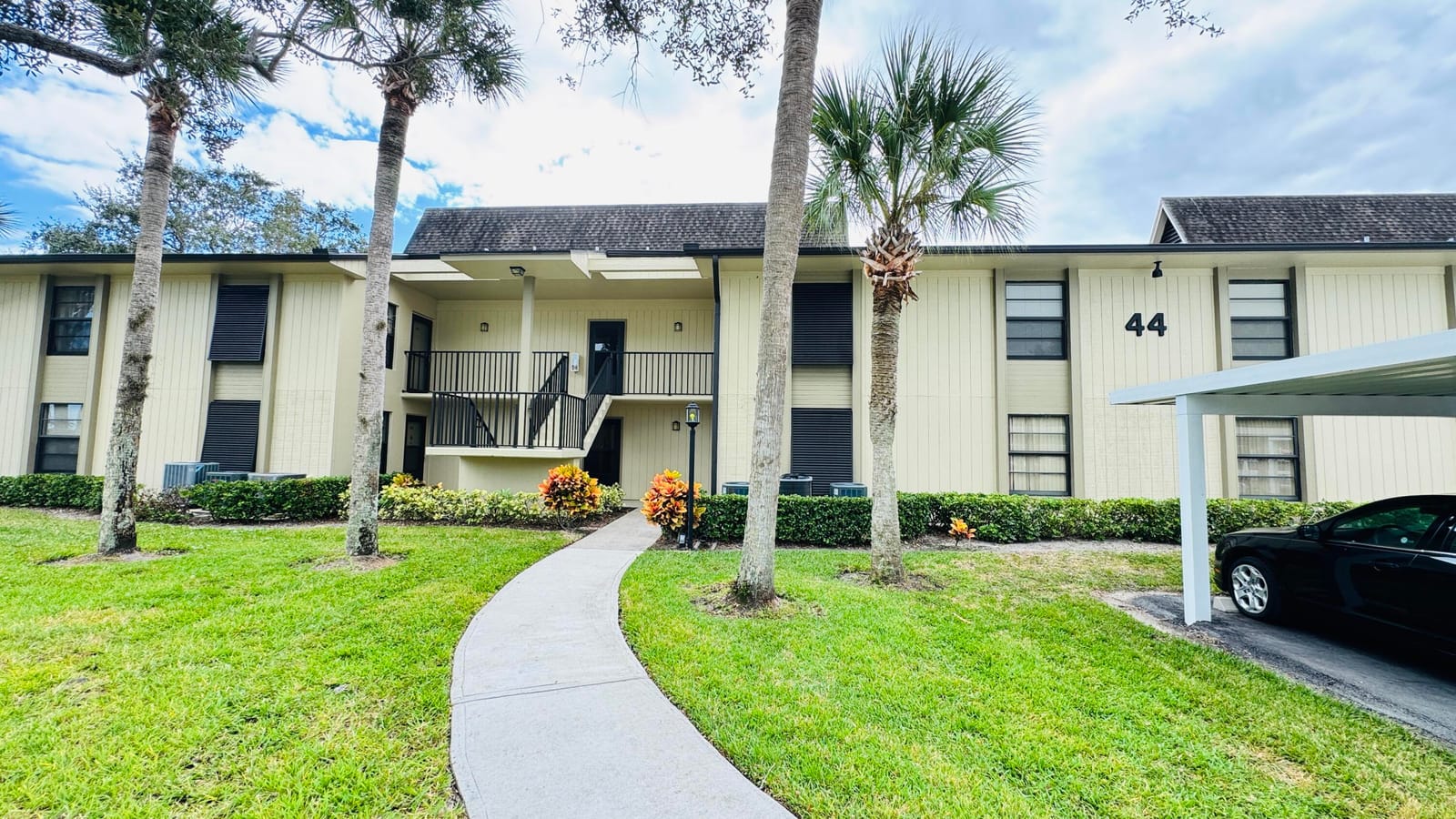 44 Plantation Drive 102, Vero Beach, FL 32966 photo 3