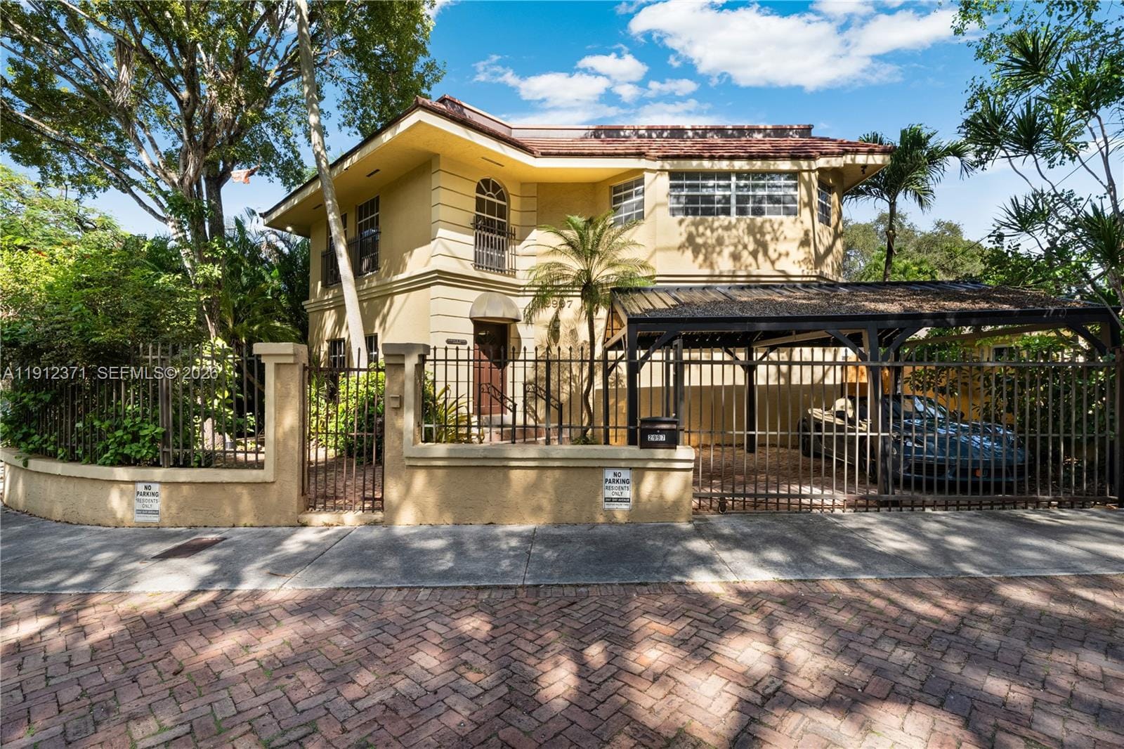 2997 Day Avenue, Miami, FL 33133