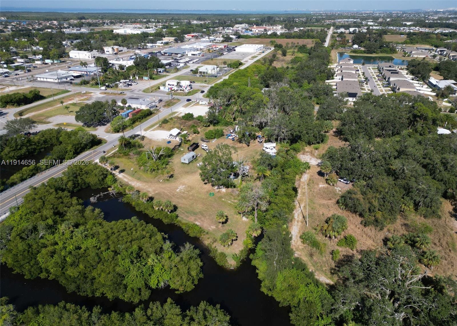 301 E Shell Point Road, Tampa, FL 33570 photo 10