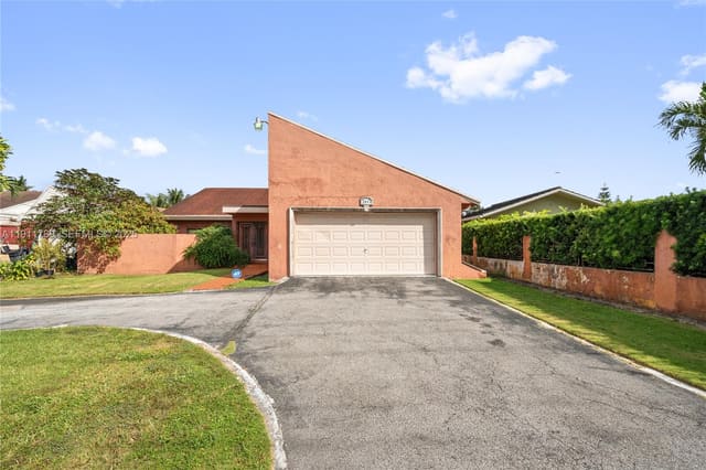 2851 SW 117th Avenue, sold in Homes Of Coral Way, Miami, FL