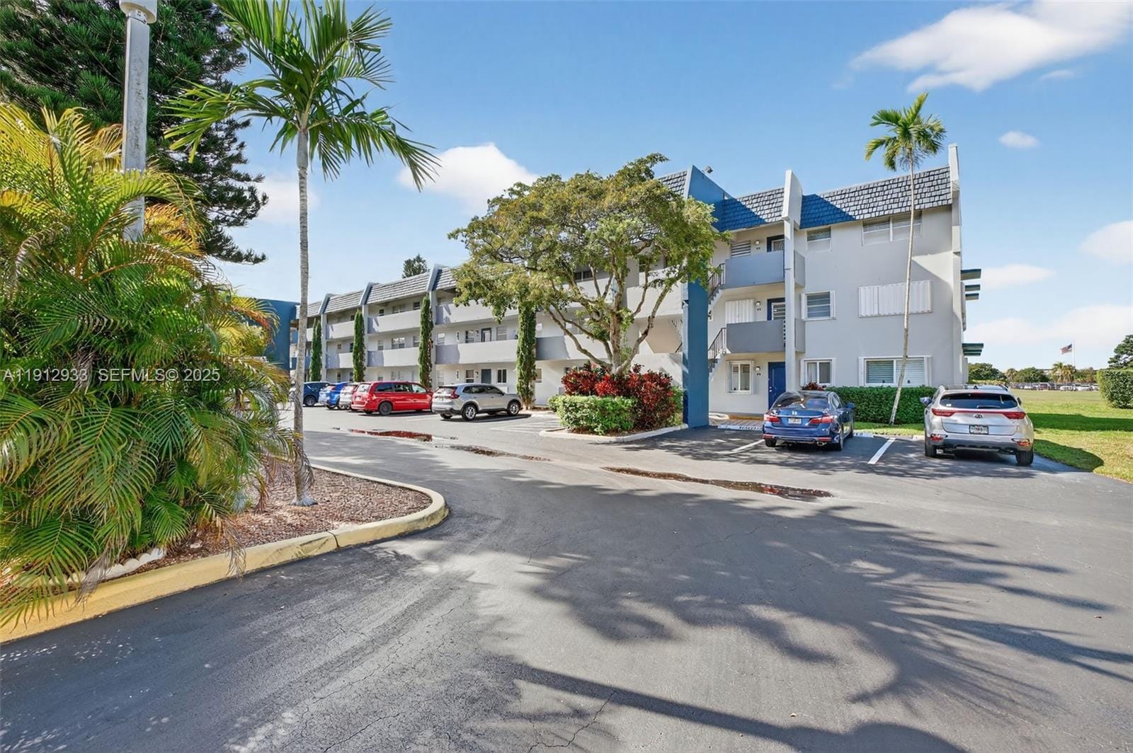 7817 Golf Circle Drive 305, Margate, FL 33063 photo 29