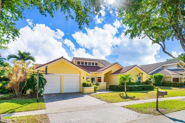 2652 NW 49th Street, sold in Glen Oaks, Boca Raton, FL