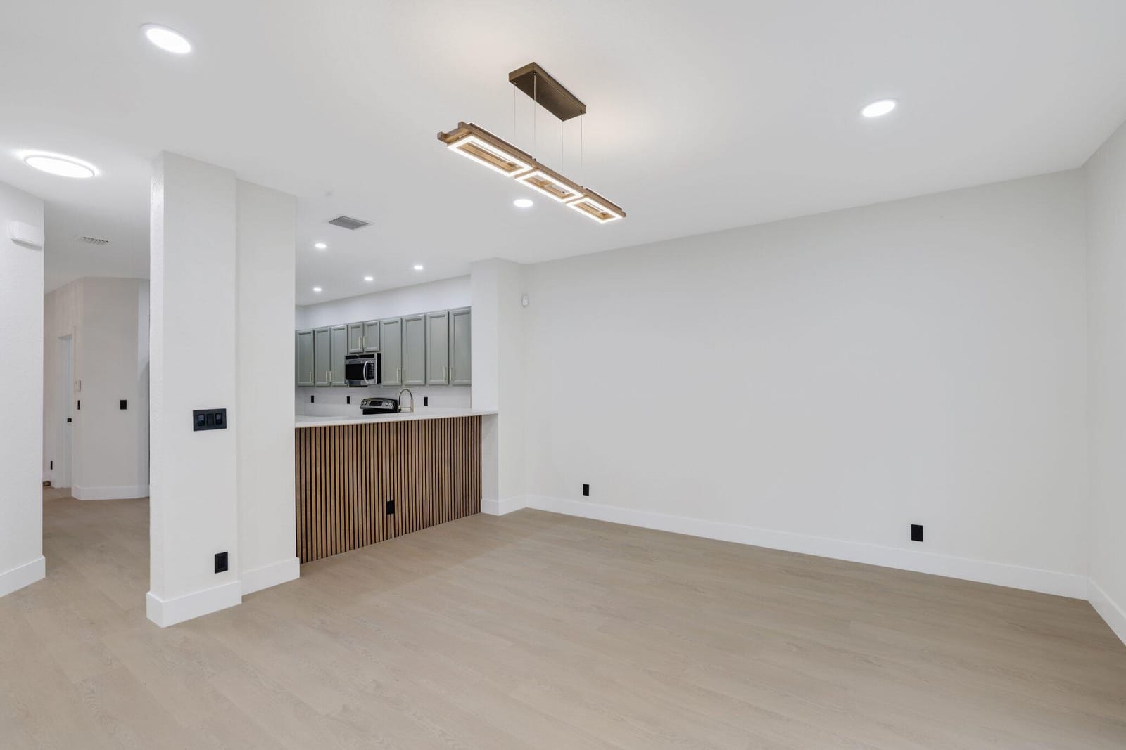 9581 Cobblestone Creek Drive — photo 10
