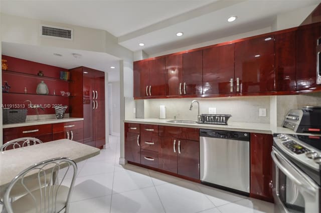 1950 S Ocean Drive 5G, Hallandale Beach, FL 33009