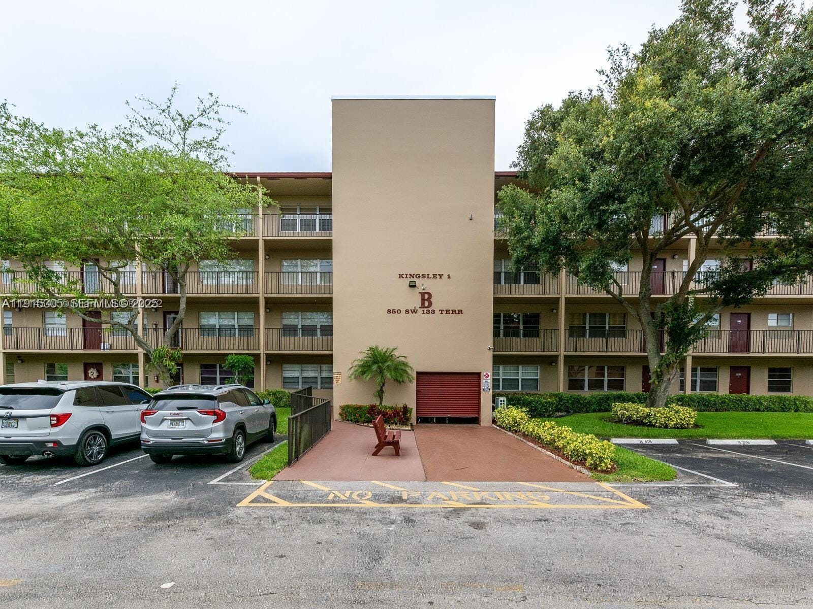 850 SW 133rd Terrace 206B, Pembroke Pines, FL 33027 photo 2