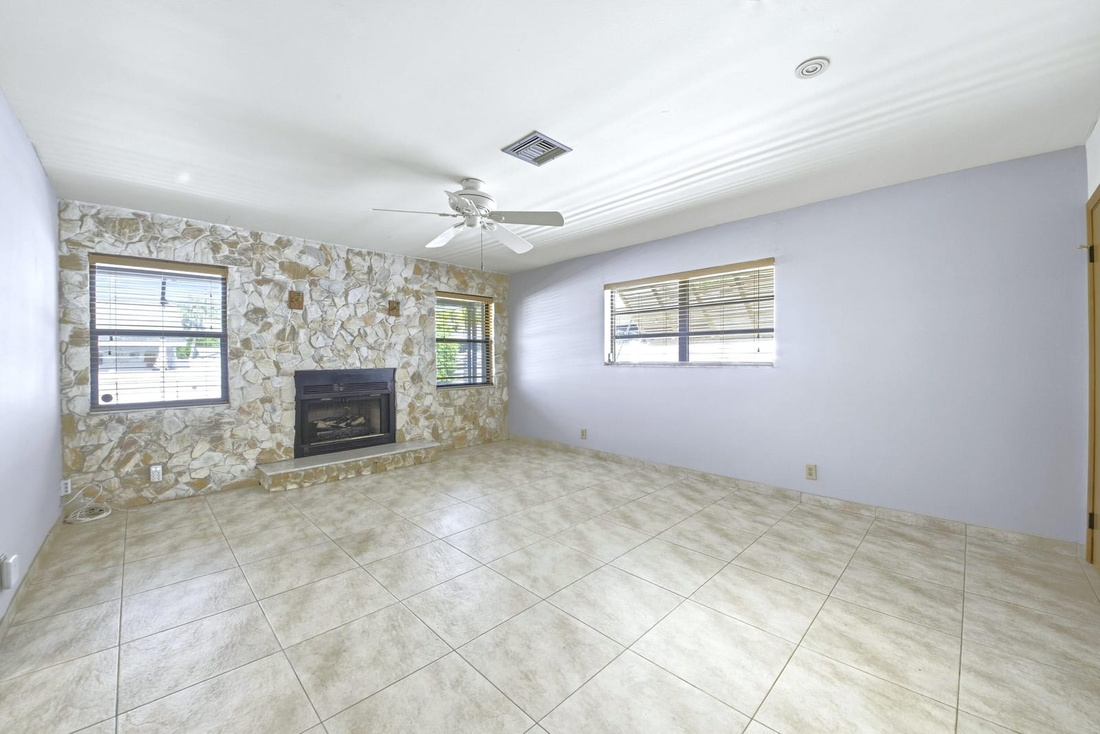 309 SE 4th Street — photo 8