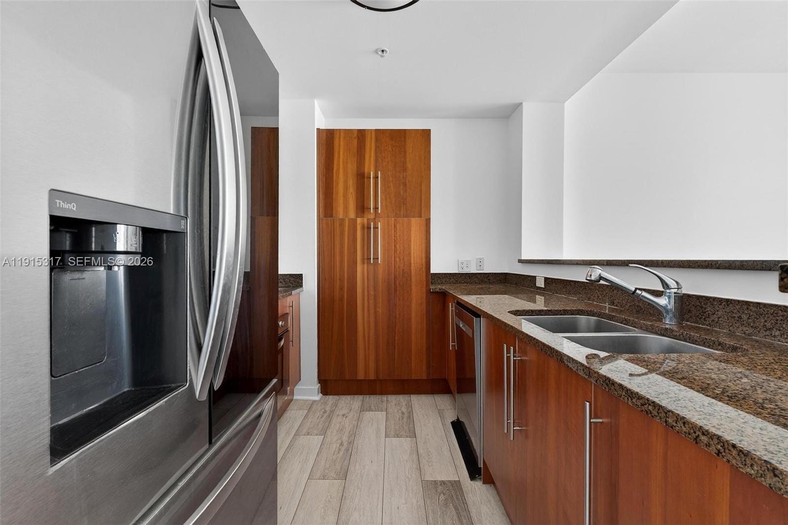 300 S Biscayne Boulevard T-2407 — photo 11
