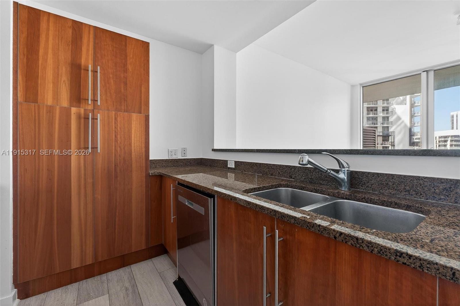 300 S Biscayne Boulevard T-2407 — photo 12