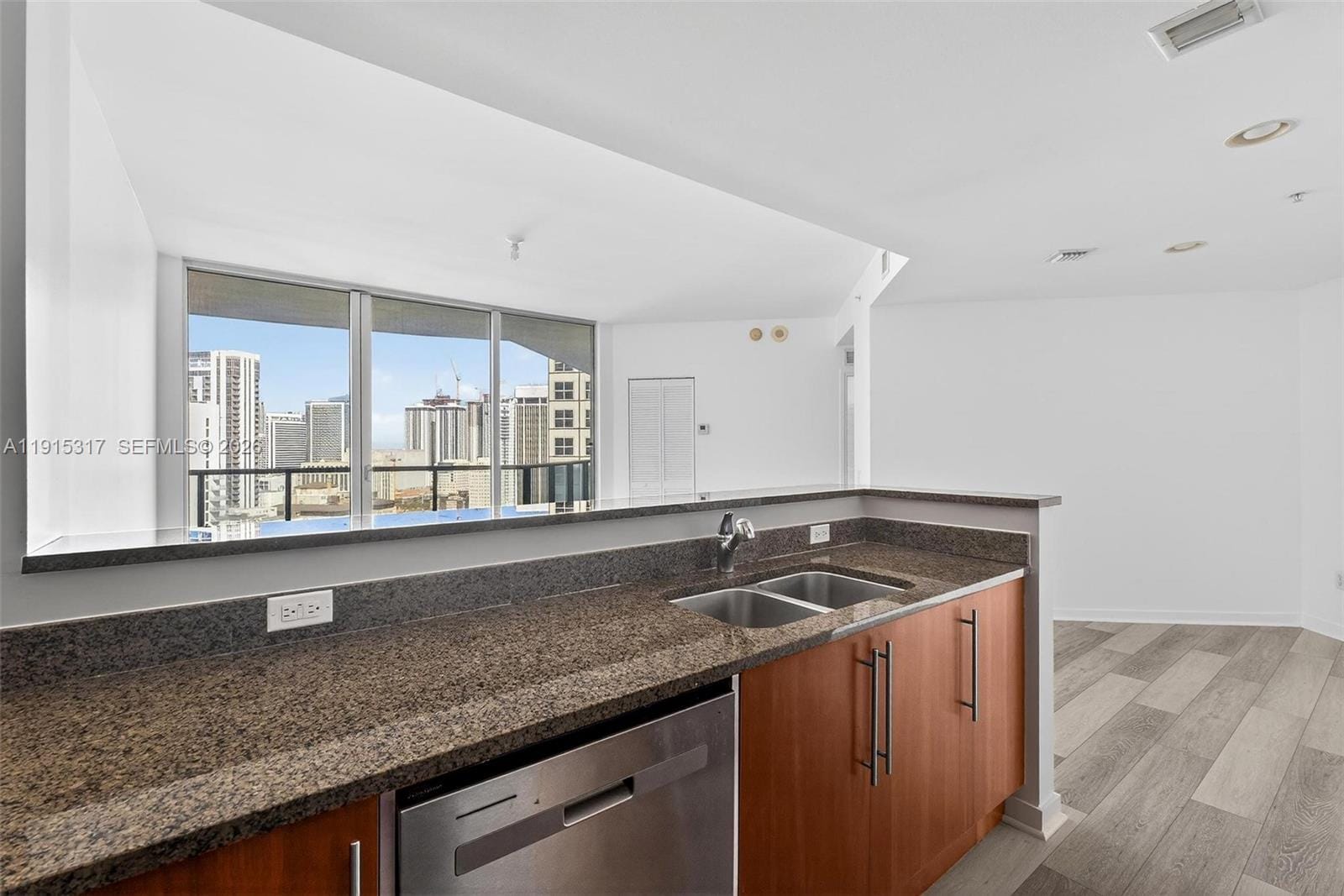 300 S Biscayne Boulevard T-2407, Miami, FL 33131 photo 14