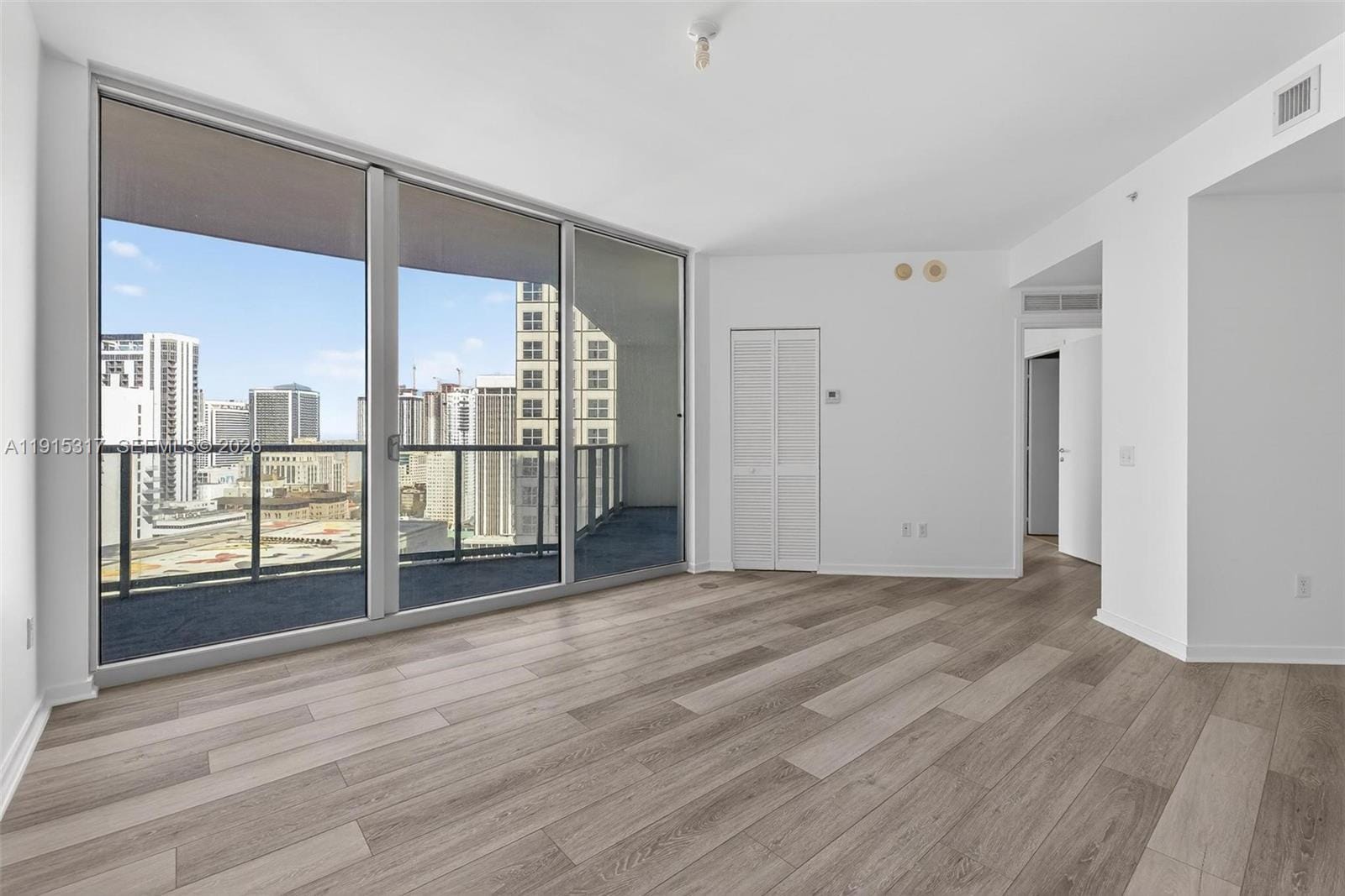 300 S Biscayne Boulevard T-2407, Miami, FL 33131 photo 17