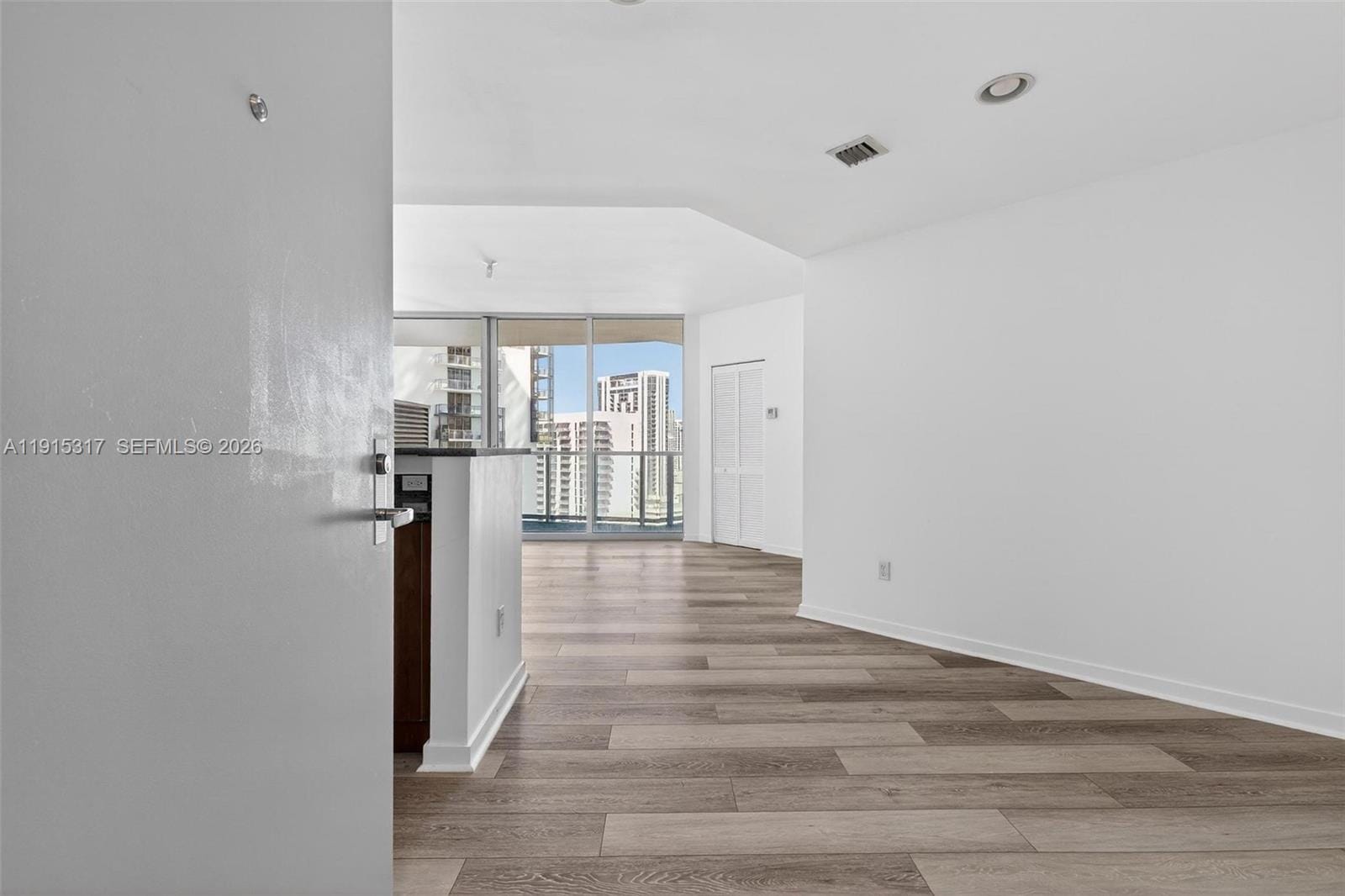 300 S Biscayne Boulevard T-2407 — photo 8