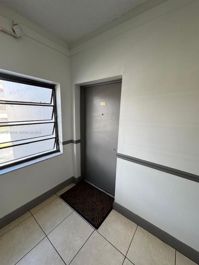 10431 N Kendall Drive D204, sold in Nob Hill West, Miami, FL