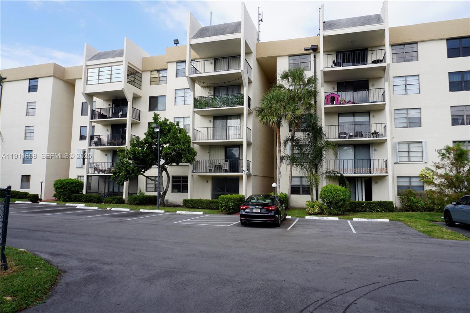 6195 Rock Island Road 204, Tamarac, FL 33319