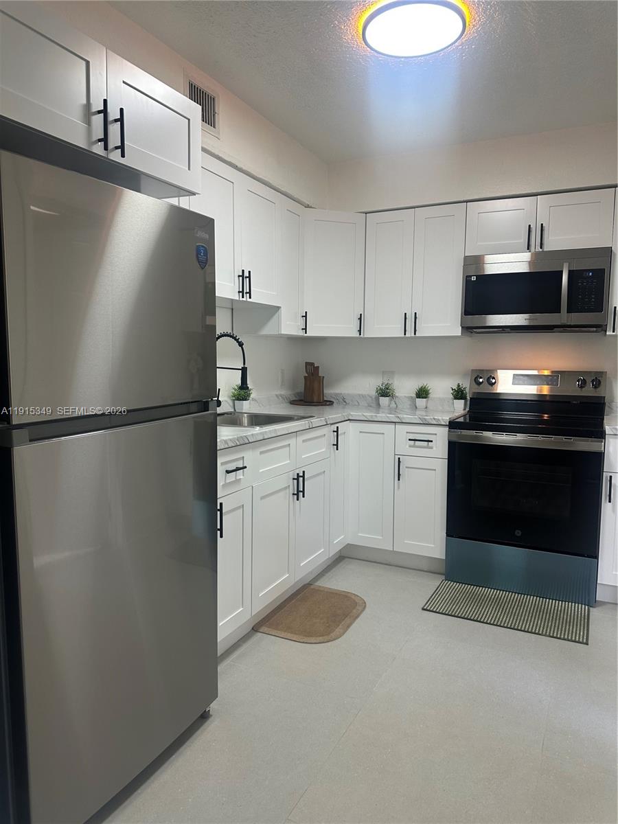 500 NW 24th Avenue 27, Fort Lauderdale, FL 33311, Fort Lauderdale