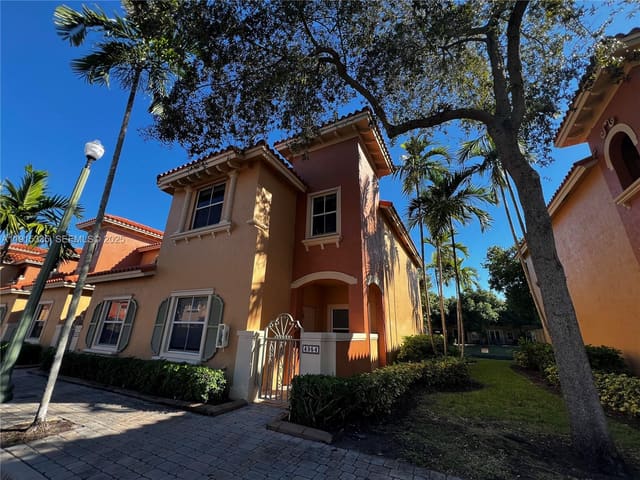 4954 Windward Way 1406, sold in Villas At Harbor Isles Co, Dania Beach, FL