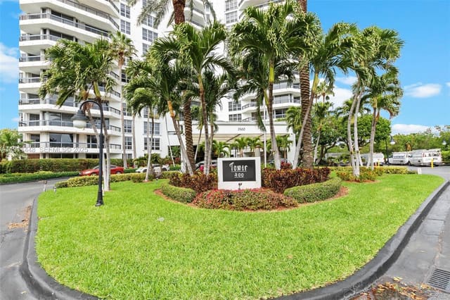 3500 Mystic Pointe Drive 1007, Aventura, FL 33180
