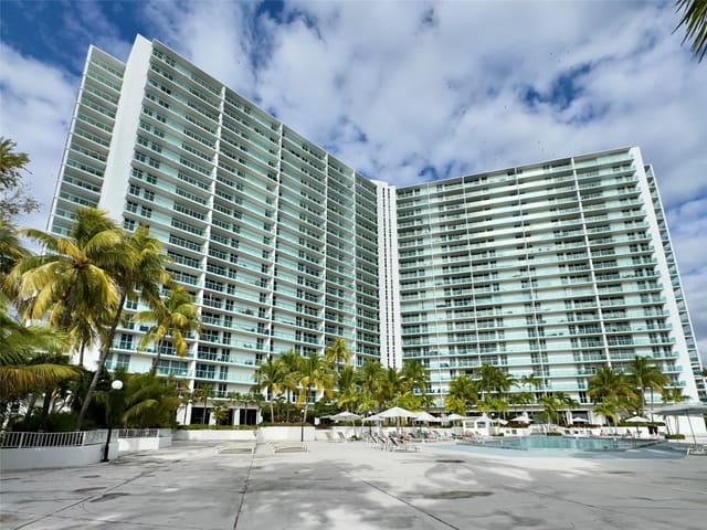 100 Bayview Drive PH28, Sunny Isles Beach, FL 33160