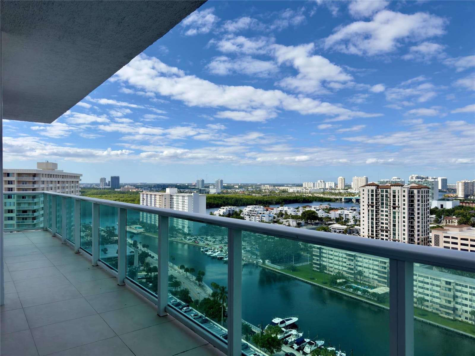 100 Bayview Drive PH28 — photo 2
