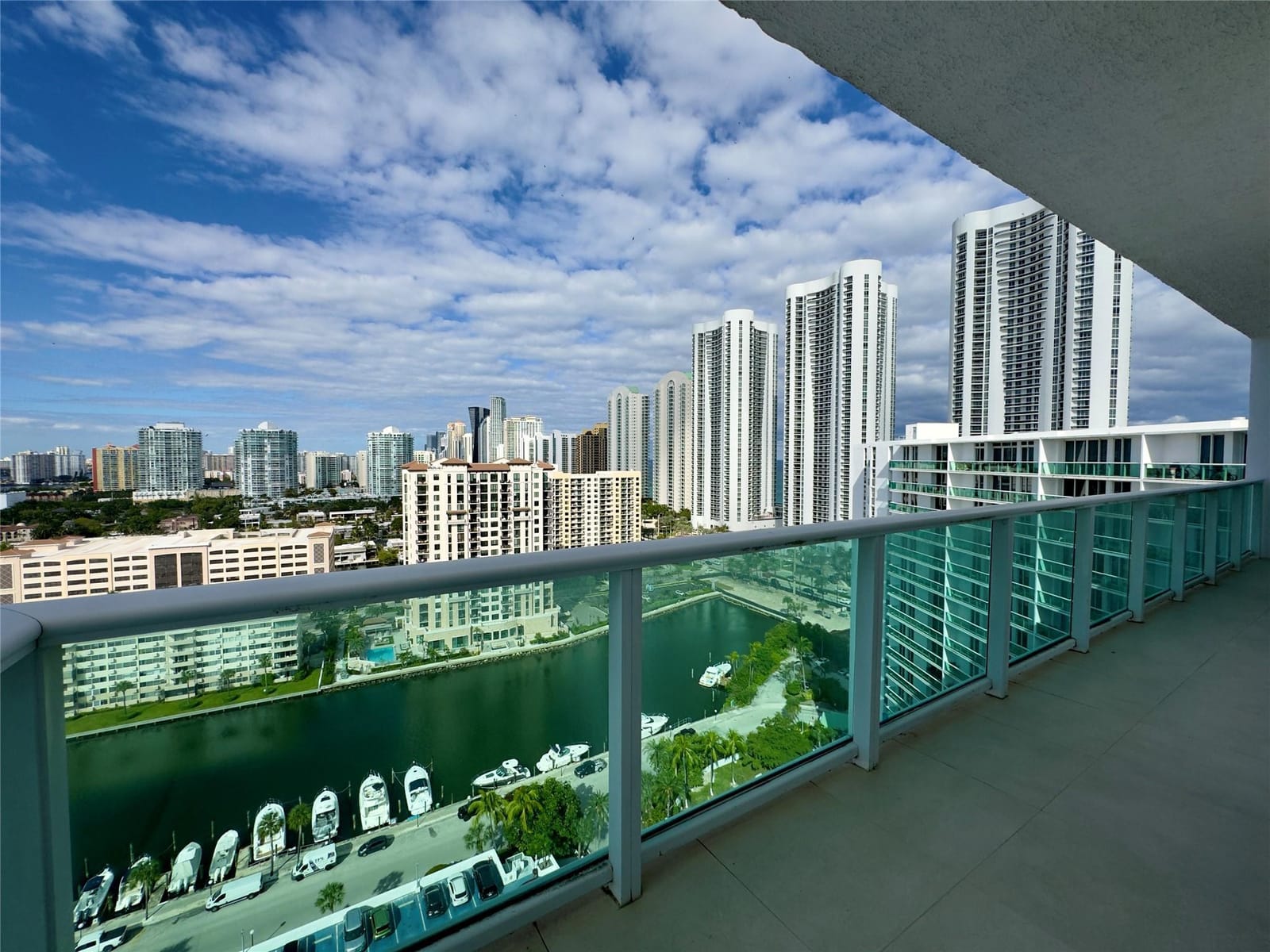 100 Bayview Drive PH28 — photo 3