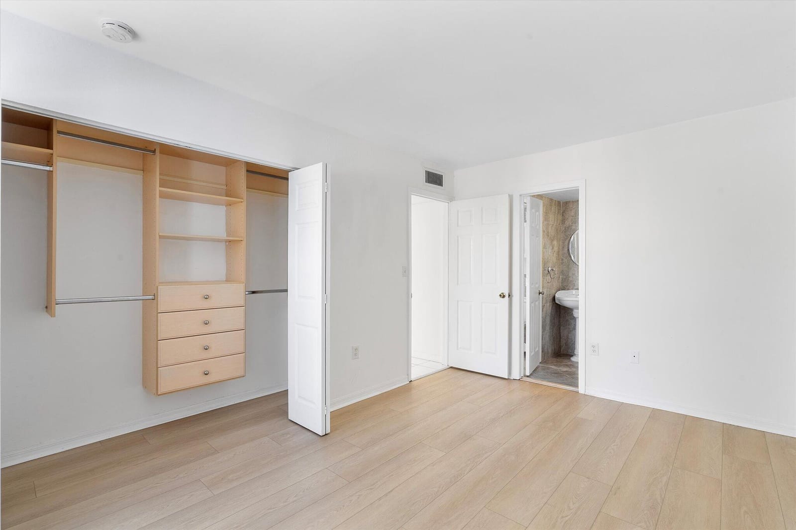 2138 SW 6th Street 301 — photo 12