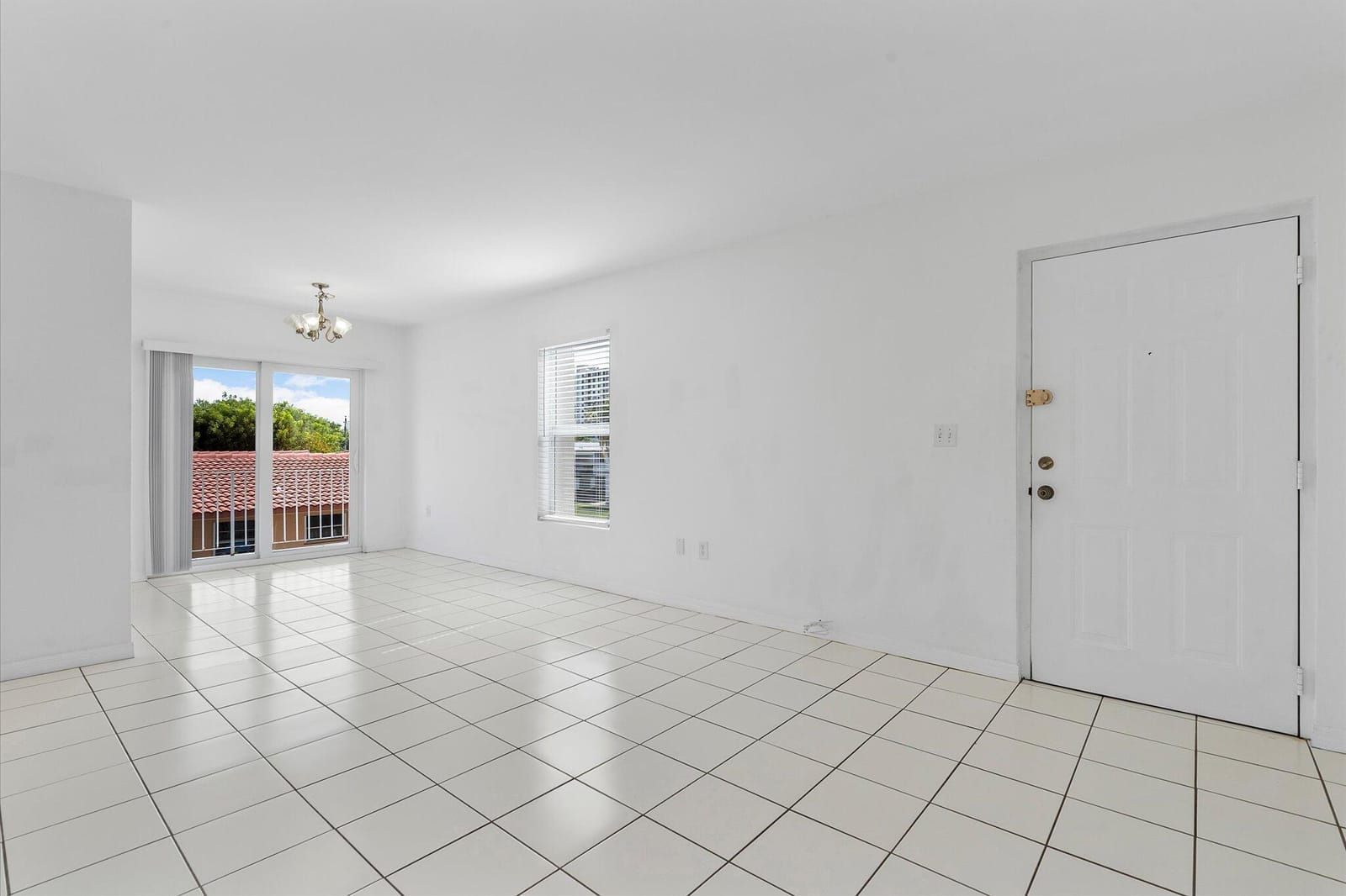 2138 SW 6th Street 301 — photo 4