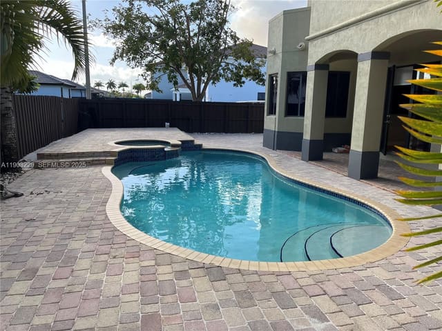 14492 SW 22nd Terrace, Miami, FL 33175
