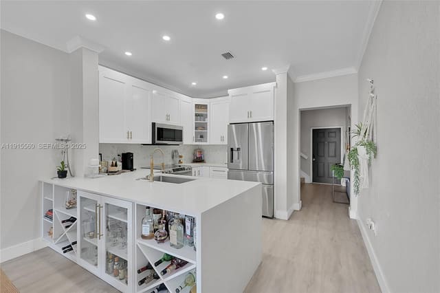 7060 NW 177th Street 204-12, sold in Shoma Homes At Country Cl, Hialeah, FL