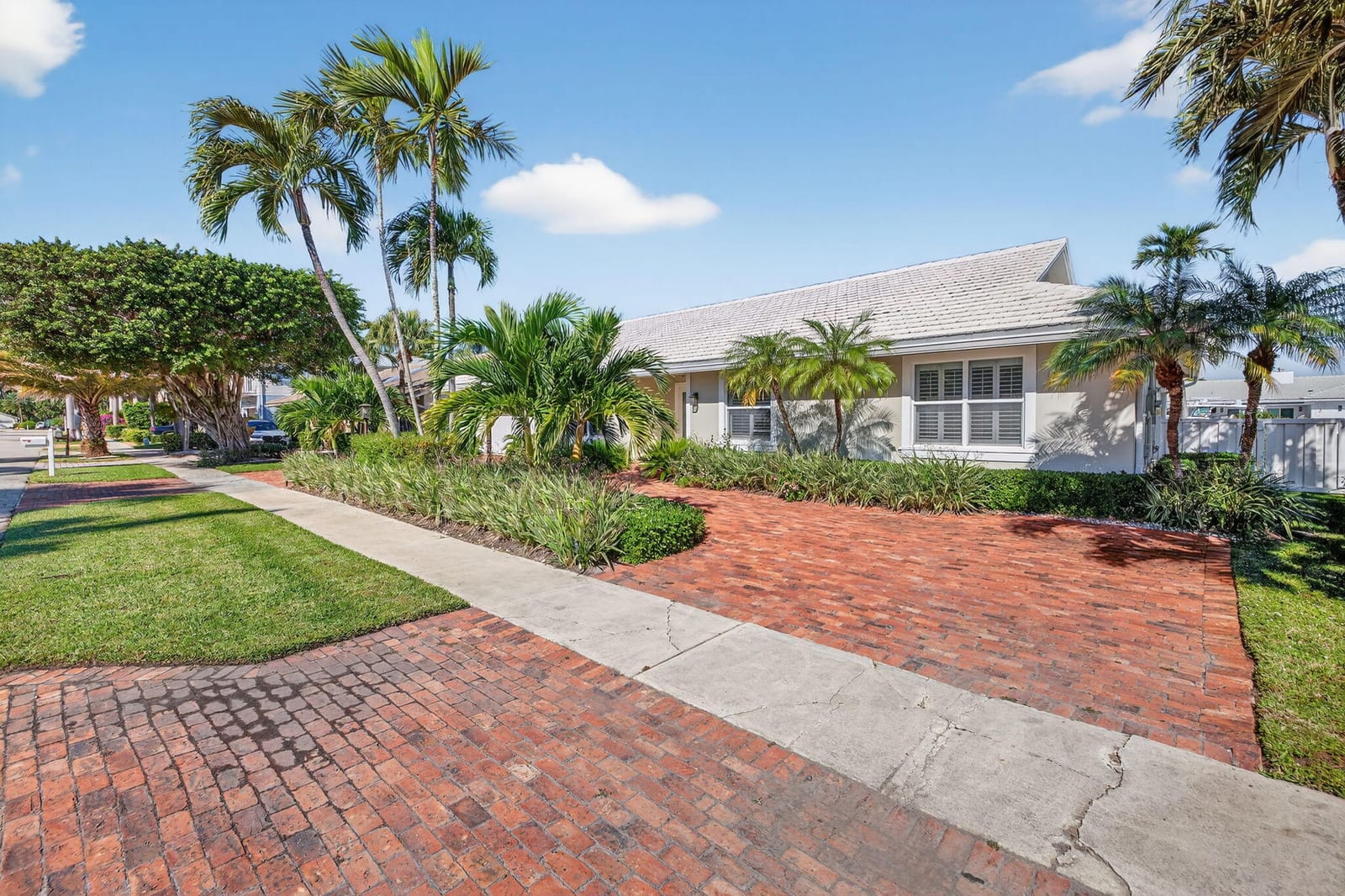 885 Nafa Drive, Boca Raton, FL 33487 photo 3