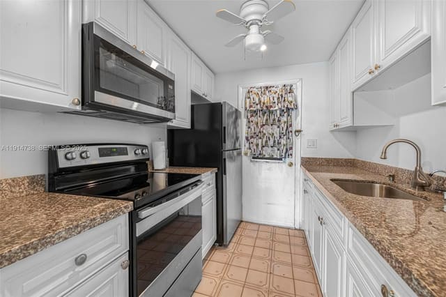 17000 NE 14th Avenue 301, sold in Mar Len Gardens, Miami, FL
